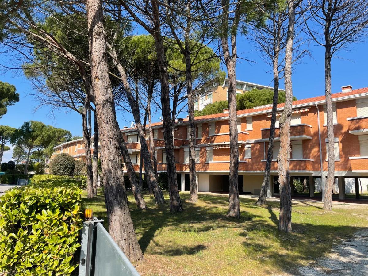 Twin Pine Trees Flats, Near Beach Bibione Exteriér fotografie