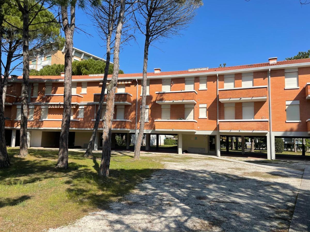 Twin Pine Trees Flats, Near Beach Bibione Exteriér fotografie
